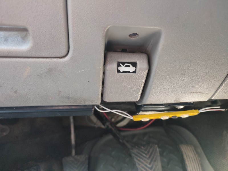 Mitsubishi L200 Kaput Nasıl Açılır